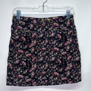 Mossimo Women’s black floral Mini Skirt Size 0
